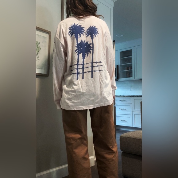 Free & Easy Palm Tree Barb Wire Long Sleeve Baby Pink Tee T Shirt - Picture 6 of 11